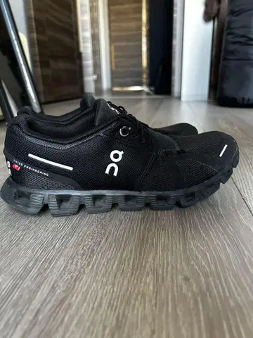 on cloud 5 24cm