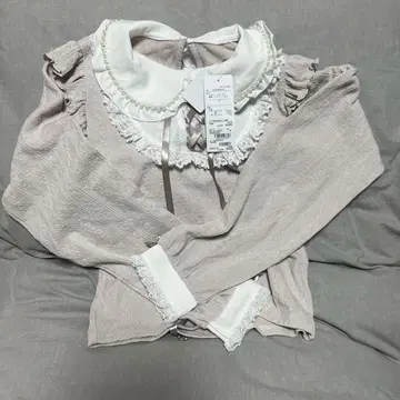 노에미 아가씨 하트 참 레이스업 티셔츠 핑크