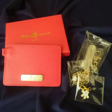 Disney Card Club 빨간색 패스 케이스