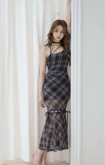 랜디 스트링 코어 시스루 체크 원피스