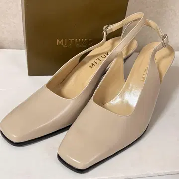 [ 미사용 ] MITUKO 펌프스 백 스트랩 베이지