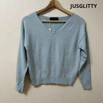 JUSGLITTY 저스길리티 백 비쥬 버튼 V넥 니트 미사용 택