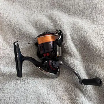 새상품급 Daiwa 24월하미인 X LT2000S