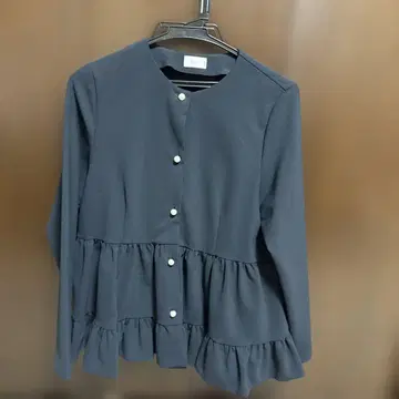새상품급 Sono 네이비 프릴 긴팔 셔츠