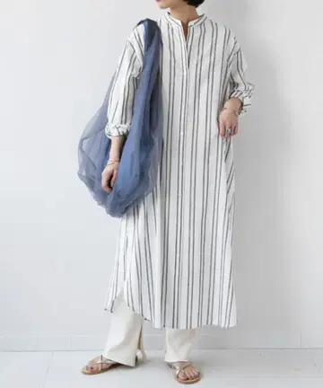 새상품급 저널 스탠다드 스트라이프 패턴 린넨 밴드 카라 셔츠 원피스