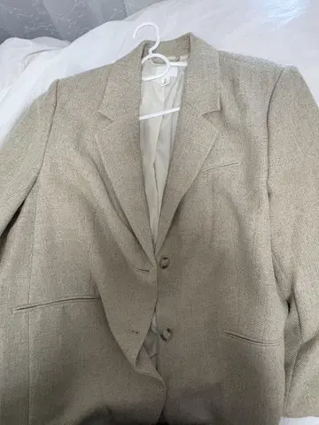 베이지 테일러드 자켓 2개 버튼
