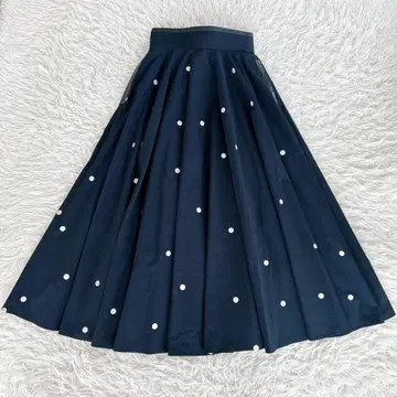 새상품급 SHE Tokyo 시도쿄 도트 플레어 스커트 네이비