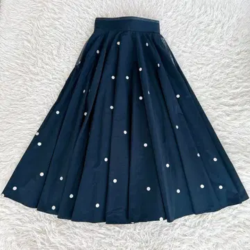 새상품급 SHE Tokyo 시도쿄 도트 플레어 스커트 네이비