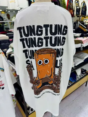 (32)TUNG TUNG 그래픽T셔츠 화이트