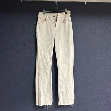 [ anuans ] 화이트 부츠컷 데님 밑단 프린지