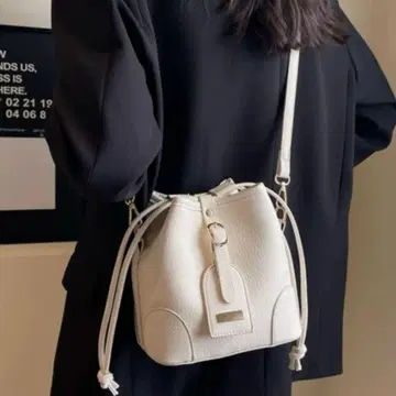 LETee 숄더백 아이보리