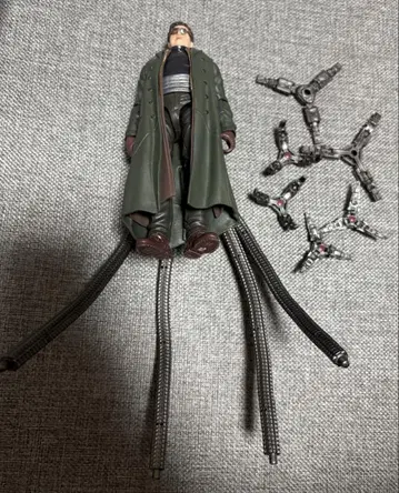 마블 레전드 닥터 옥토퍼스 피규어