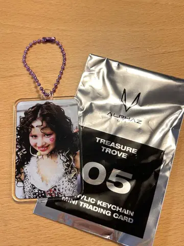 TREASURE TROVE 하비 아크릴 키링