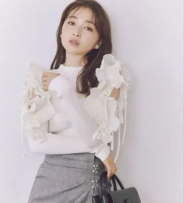 스나이델 프릴 니트