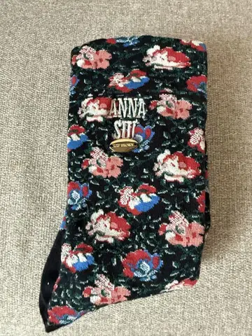 [ ANNASUI x LILYBROWN ] 로고 바리에 플라워 무늬 삭스