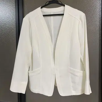쿠 드 샹스 화이트 노카라 자켓