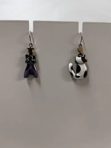 ANNA SUI 안나수이 고양이 귀걸이