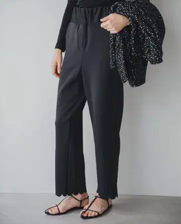 ella_selectshop 스캘럽 레깅스 팬츠