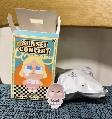 POPMART crybaby sunsetconcert PINK GREY