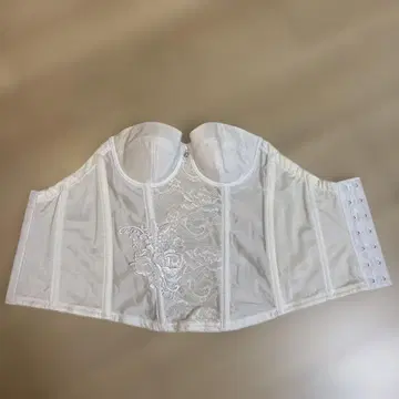 화이트 뷔스티에 B65 레이스 장식