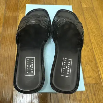 YOSHITO 샌들