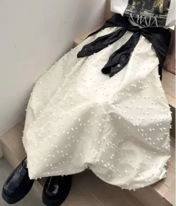 AMERI RIBBON LIKE BALLOON SKIRT