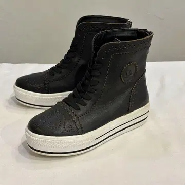 t.b2 센소유니코 지퍼 하이컷 스니커즈 22.5cm