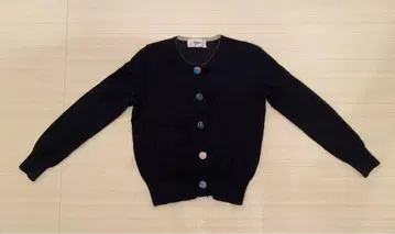 서둘러 주세요 미니멀리스트 임박 equo 버튼이 귀여운 가디건