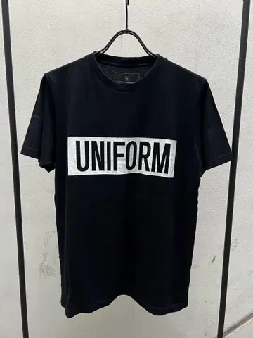 유니폼 익스페리먼트 티셔츠