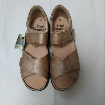 핀 컴포트 베이지 샌들