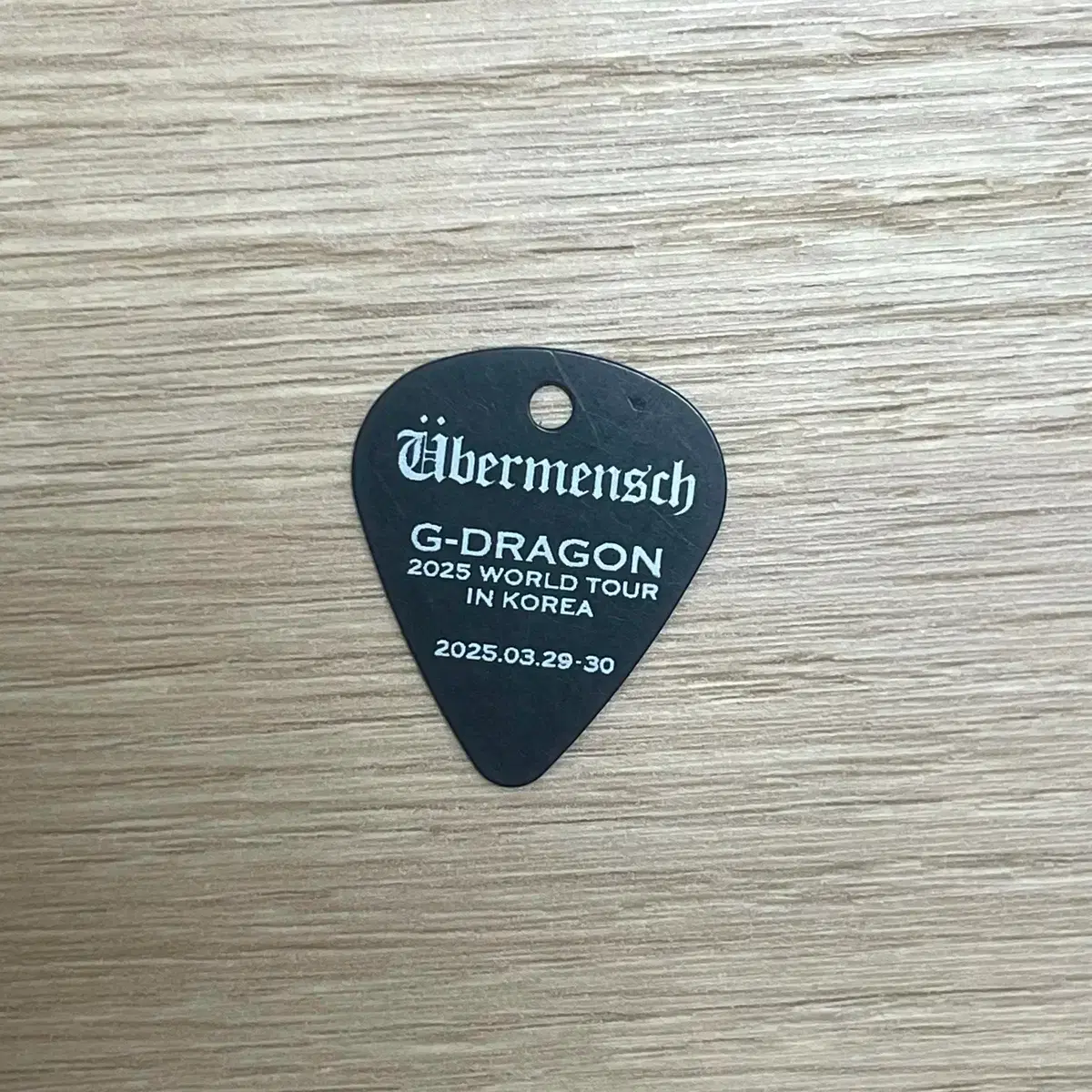 G-DRAGON （ジヨン） WORLD TOUR ギターピック 【非売品】 G-DRAGON