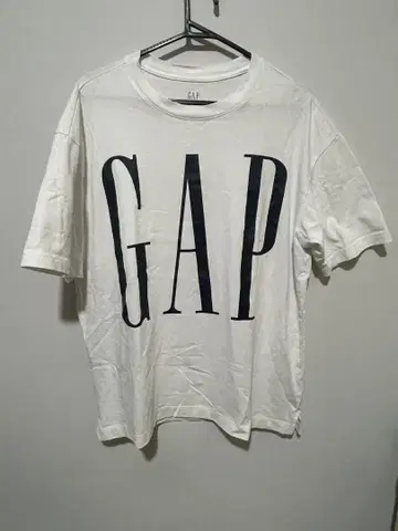 GAP 프론트 로고 T셔츠