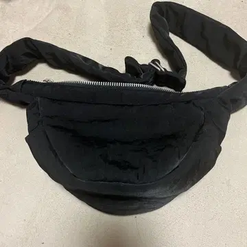 itti ANNIE PUFFER MINI MOON BAG