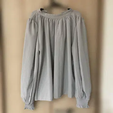 그레이 볼륨 소매 리본 포함 튜닉