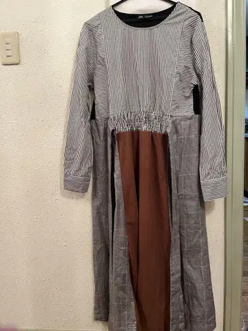 ZARA 스트라이프와 체크 절개 긴팔 원피스