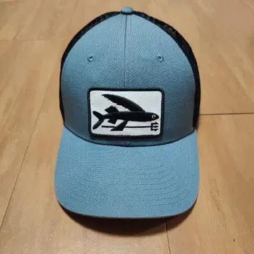 patagonia 트래커 메쉬 캡 Flying Fish