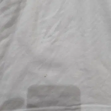작은 얼룩 있음