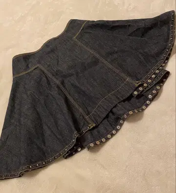 사카이 럭 스터드 플레어 스커트