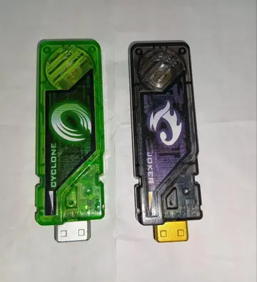 발광 가면라이더 W DX 사이클론 & 조커 가이아 메모리