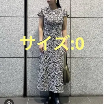 미라 오웬 프렌치 슬리브 내로우 실루엣 원피스 꽃무늬