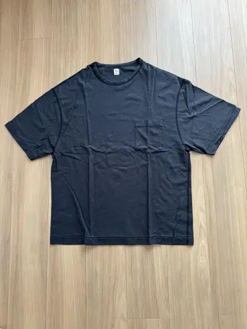 KAPTAIN SUNSHINE 포켓 티 네이비