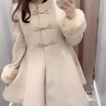 evelyn 비트 장식 플레어 코트