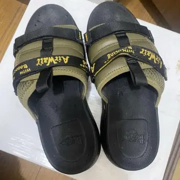 닥터마틴 샌들