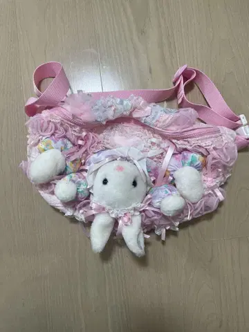 구니후니 80s 빈티지 플라워 버니 바디백