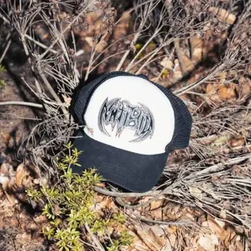 ANTIMID 메쉬 캡 화이트/블랙 자수 로고
