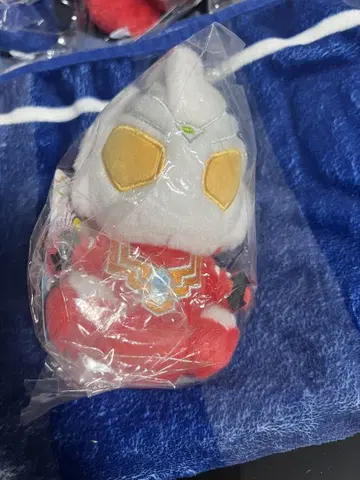 울트라맨 레그로스 후와누이 폭신폭신 앉은 봉제 인형