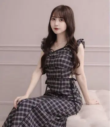 체크 무늬 프릴 소매 머메이드 원피스