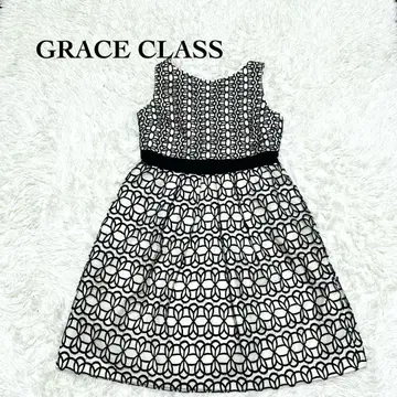 GRACE CLASS GRACE CONTINENTAL 슬리브리스 원피스