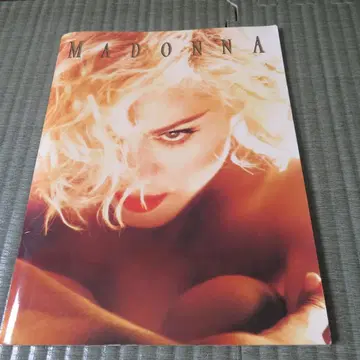 마돈나 Blond Ambition WorldTour90 팜플렛