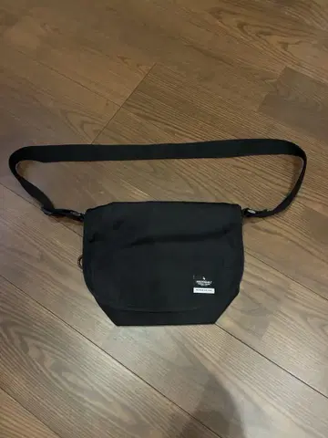 블랙 숄더백 BEAMS DESIGN